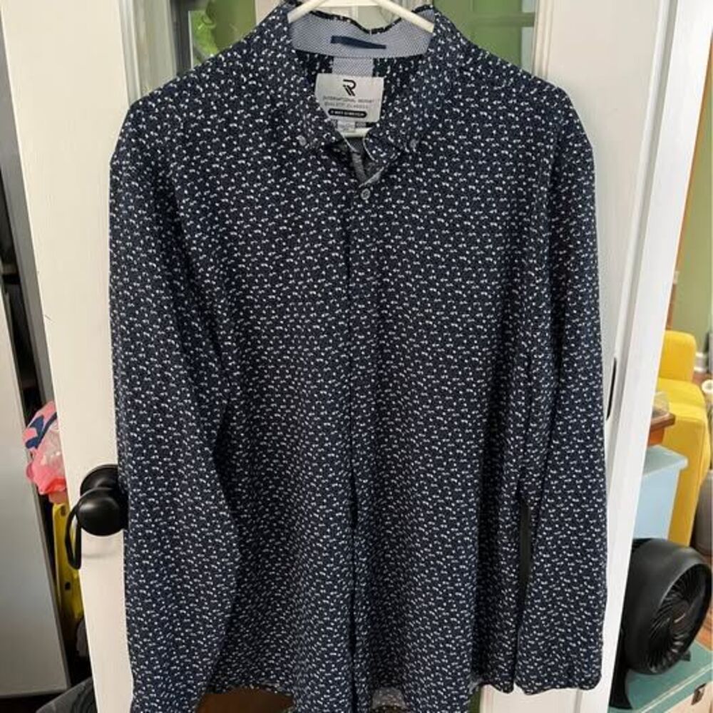 International Report Quality Classic 4 Way Stretch Men's Shirt Size Large